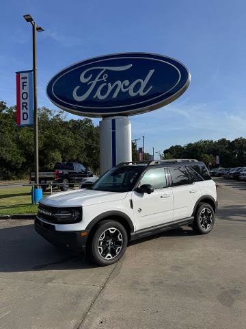 Certified 2025 Ford Bronco Sport Outer Banks w/ Outer Banks Tech Package+ AWD/4WD image 1