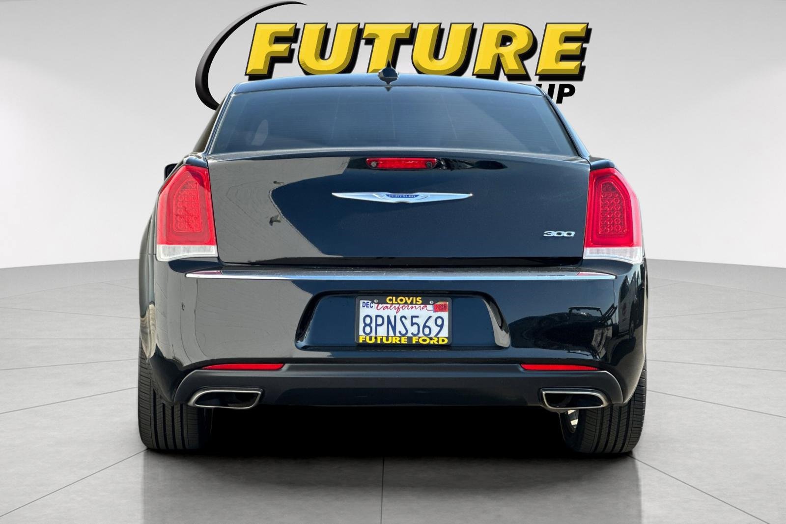 Used 2019 Chrysler 300 Limited image 4