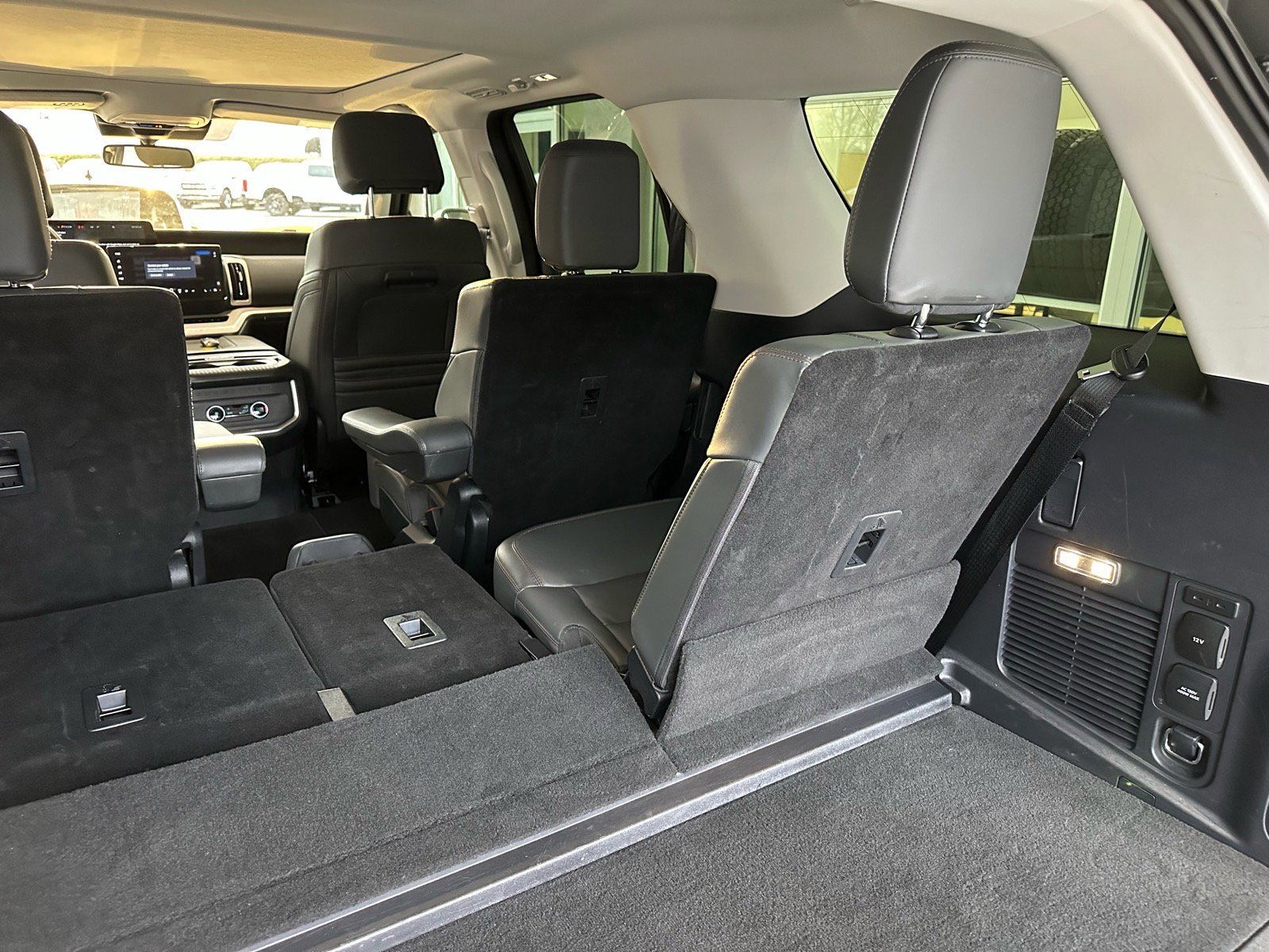 Certified 2025 Ford Expedition Active image 30