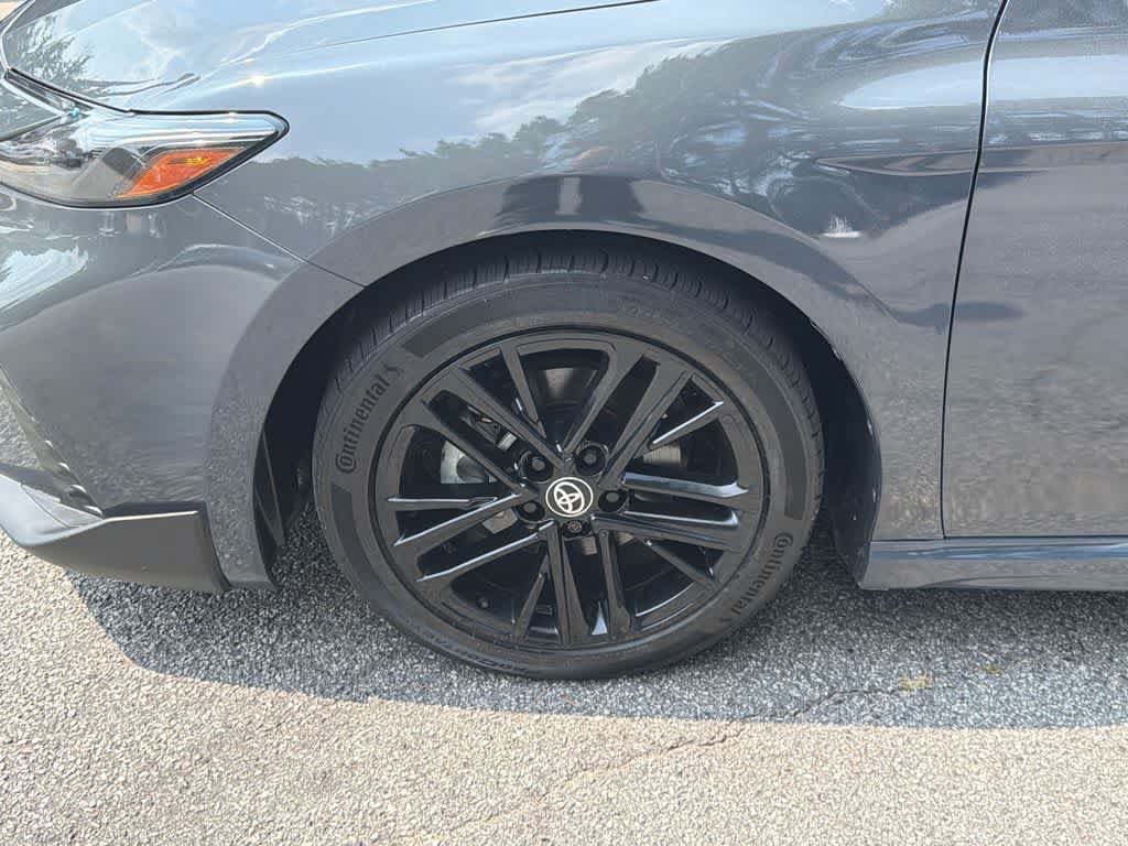Used 2025 Toyota Camry SE w/ Convenience Package FWD image 9