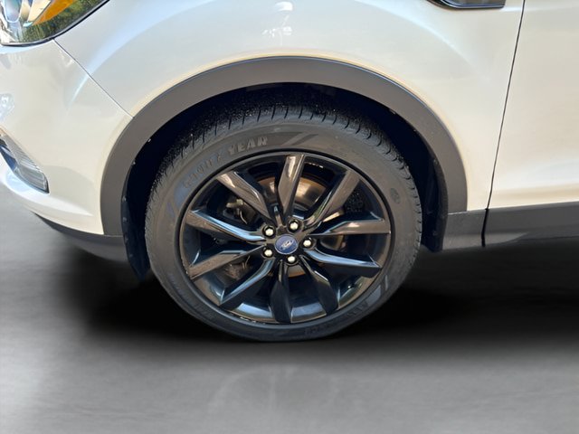 Certified 2018 Ford Escape SE w/ SE Sport Appearance Package AWD/4WD image 22