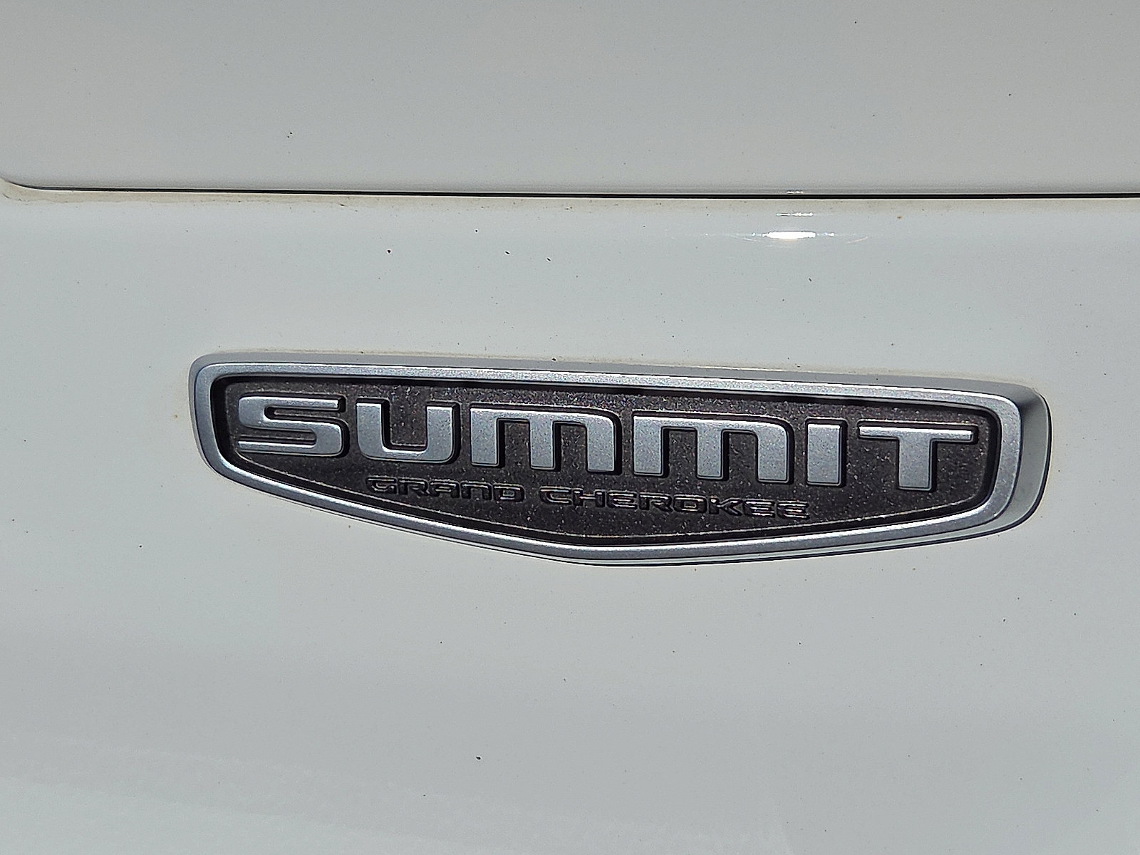 Used 2023 Jeep Grand Cherokee Summit w/ Adv Protech Group IV AWD/4WD image 9