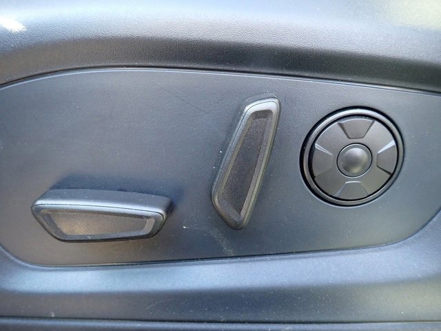 Certified 2025 Ford Explorer Platinum w/ LUX Leather Package image 24