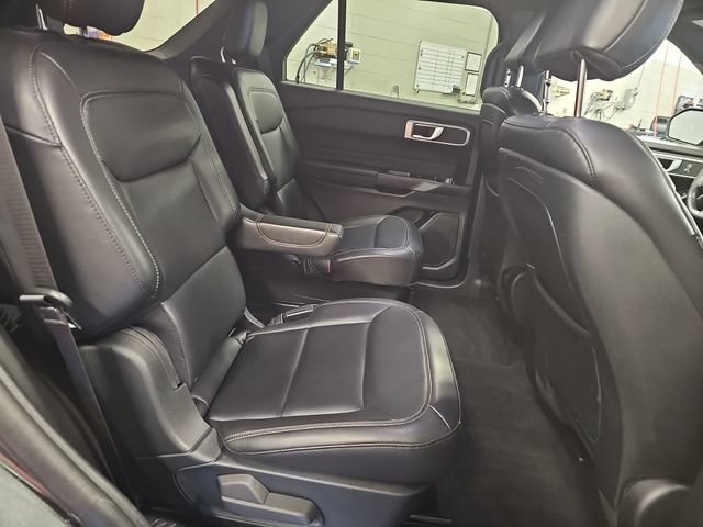Certified 2020 Ford Explorer XLT w/ Equipment Group 202A AWD/4WD image 11