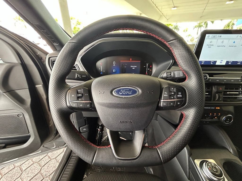 Certified 2025 Ford Escape ST-Line FWD image 15