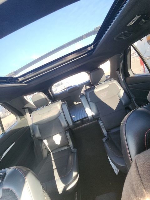 Certified 2025 Ford Explorer ST image 60