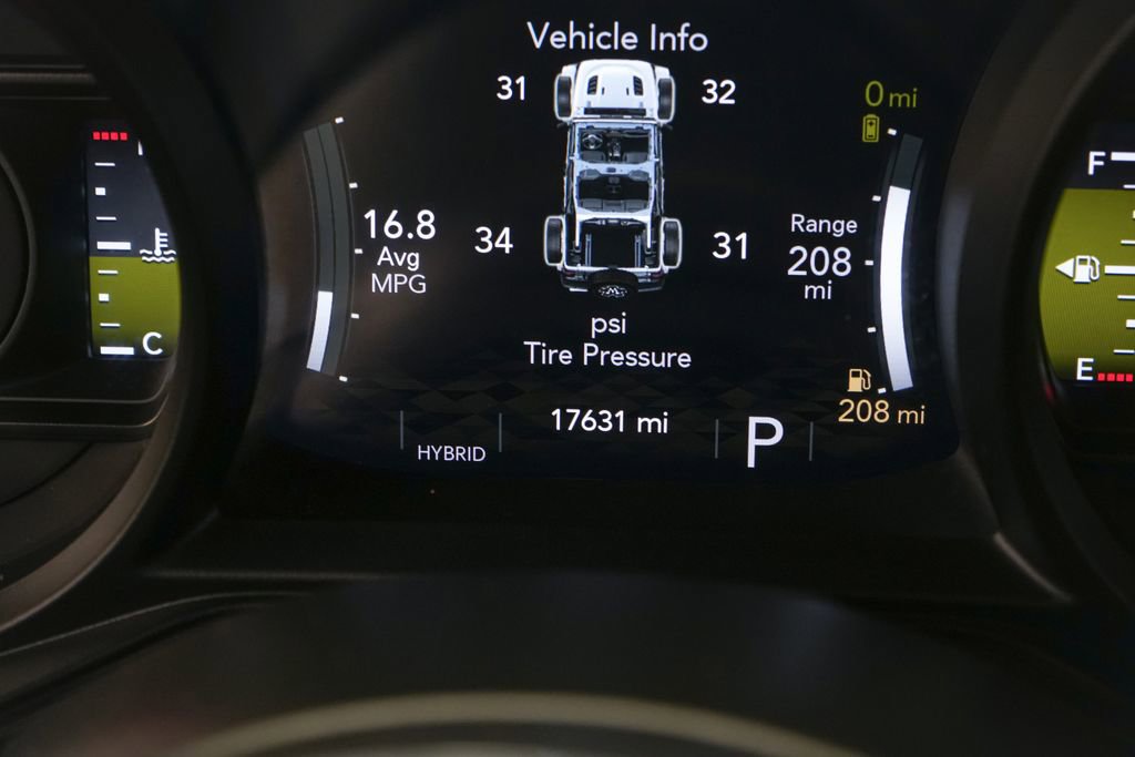 Used 2025 Jeep Wrangler Unlimited Sahara w/ Safety Group AWD/4WD image 18