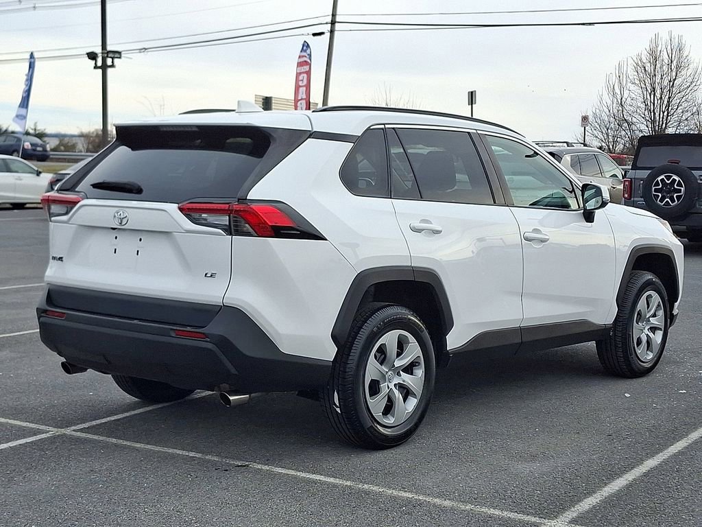 Used 2021 Toyota RAV4 LE image 4
