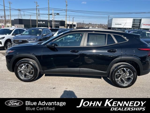 Used 2024 Chevrolet Trax LT w/ Driver Confidence Package image 2