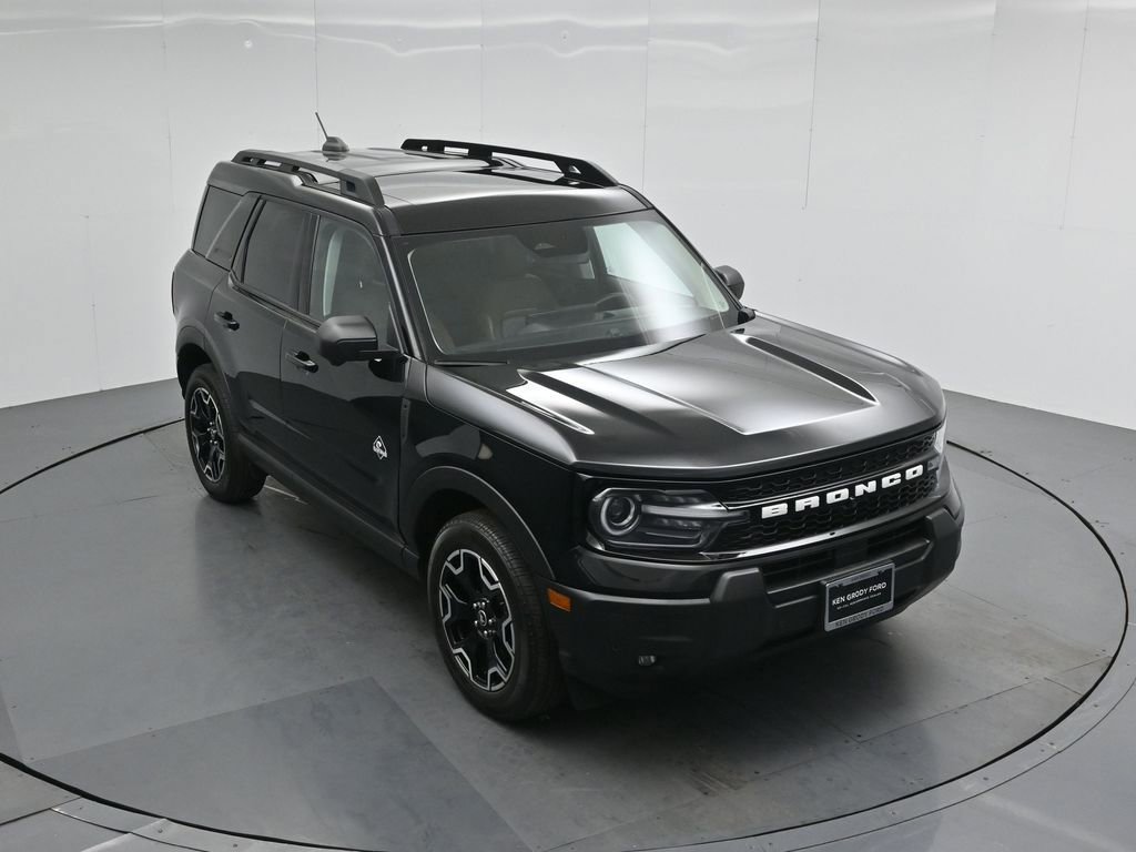 Certified 2025 Ford Bronco Sport Outer Banks w/ Outer Banks Tech Package+ AWD/4WD image 40