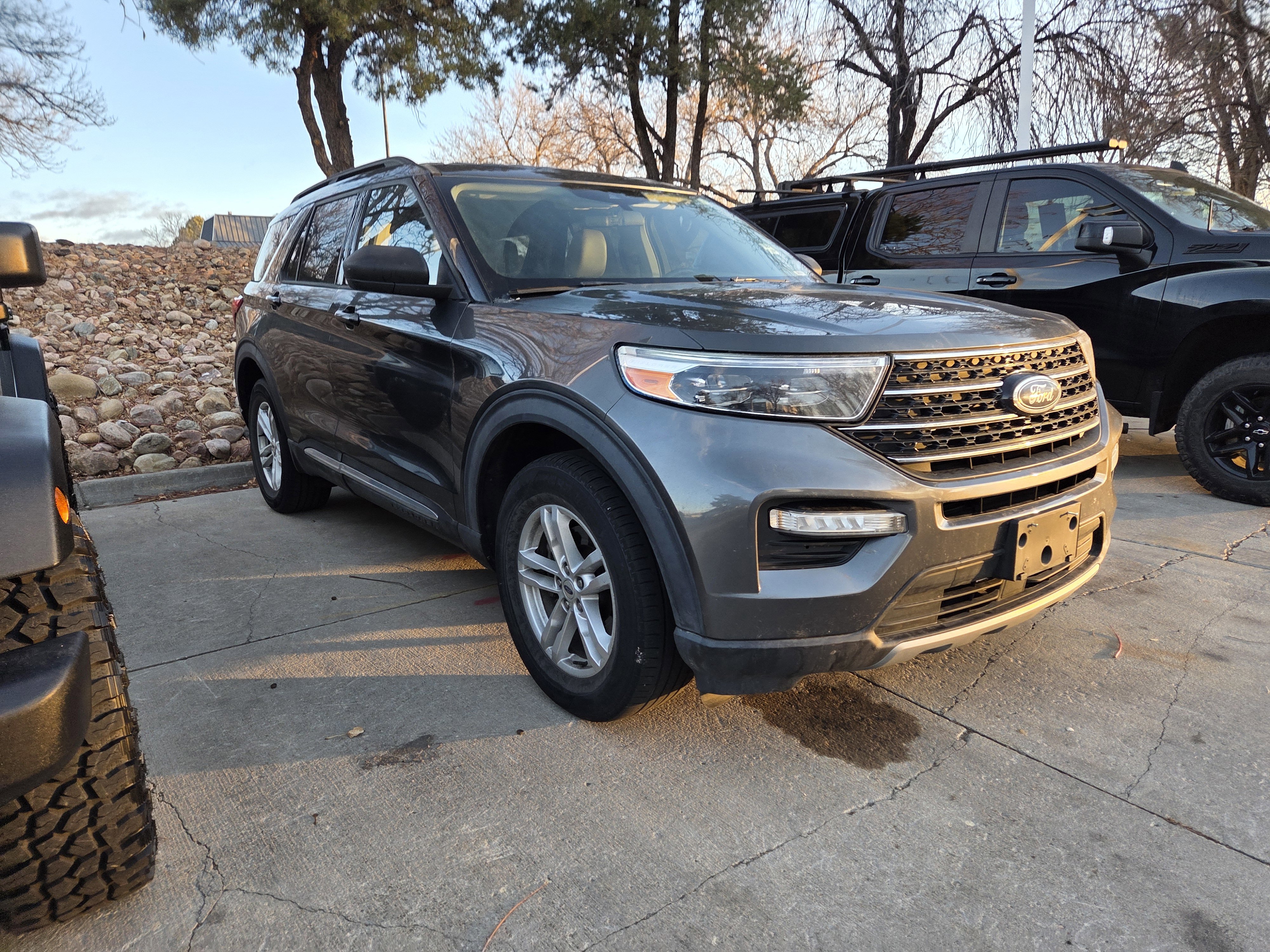 Certified 2020 Ford Explorer XLT w/ Equipment Group 202A image 3