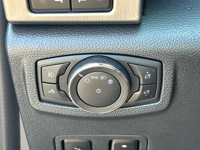 Certified 2022 Ford F350 Platinum w/ FX4 Off-Road Package AWD/4WD image 32