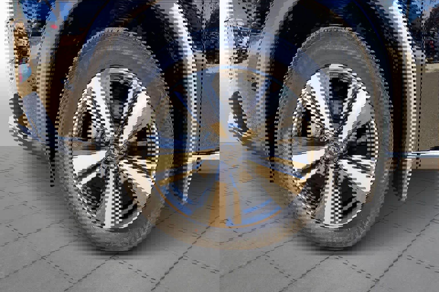 Used 2023 Nissan Rogue SL w/ SL Premium Package image 10