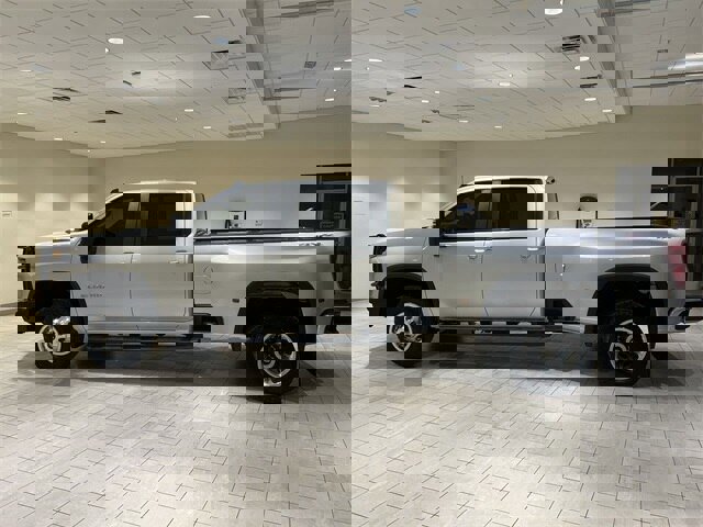 Used 2022 Chevrolet Silverado 3500 LT w/ Convenience Package image 2