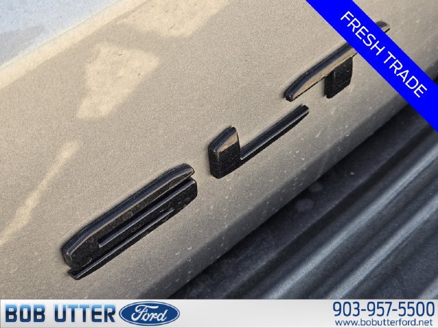 Used 2023 GMC Yukon SLT w/ SLT Premium Package AWD/4WD image 12