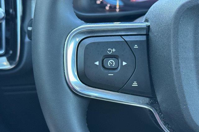 Used 2023 Volvo XC40 B5 Ultimate w/ Protection Package Premier image 20
