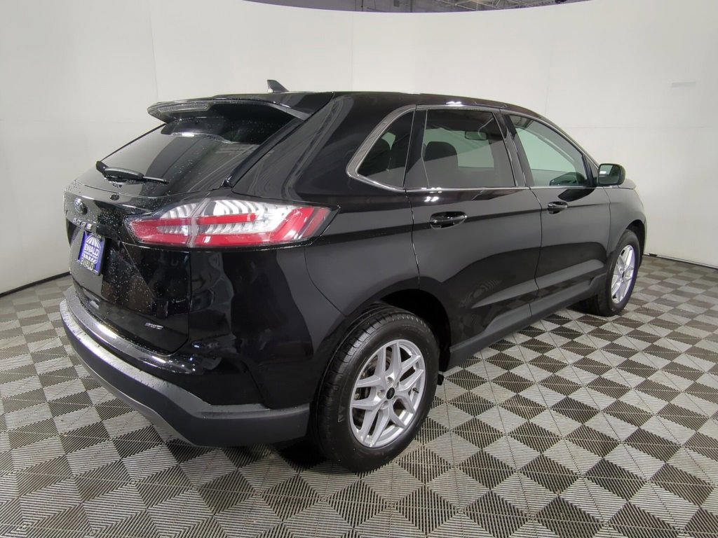 Certified 2024 Ford Edge SEL image 5