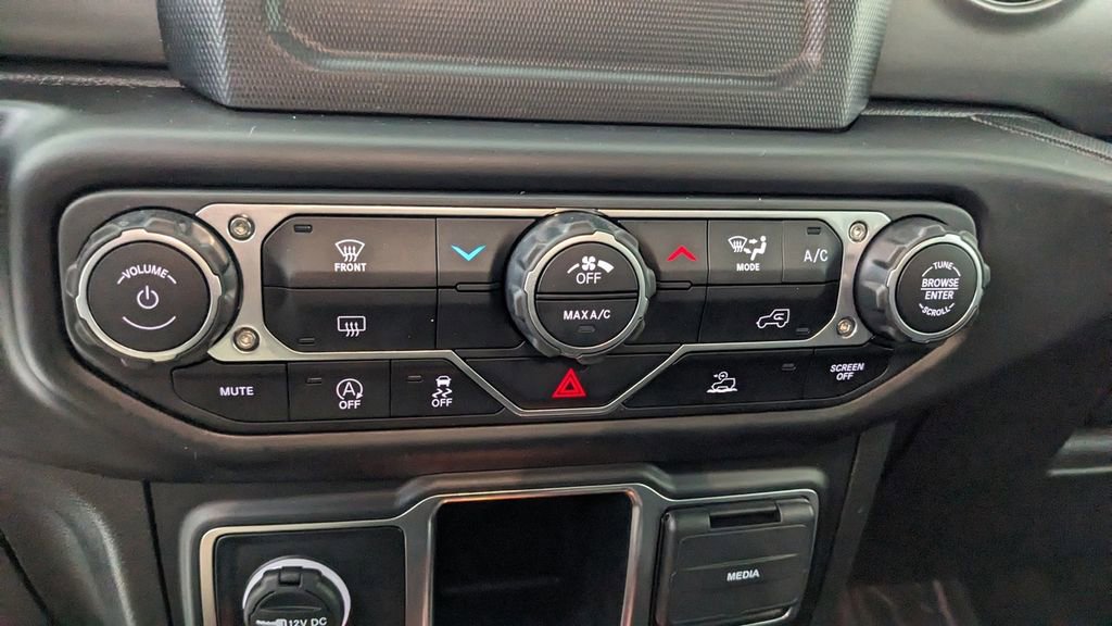 Used 2023 Jeep Wrangler Willys AWD/4WD image 24