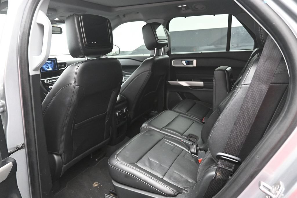 Certified 2021 Ford Explorer Limited w/ Equipment Group 301A RWD image 2