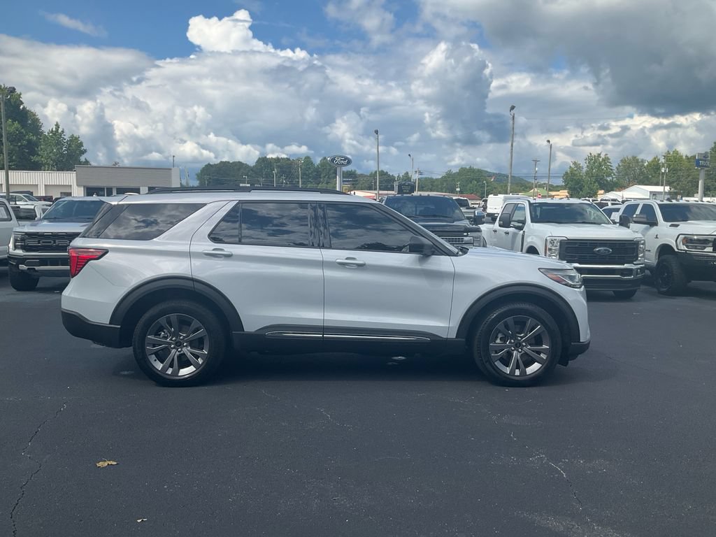 Certified 2025 Ford Explorer Active w/ Active Comfort Package AWD/4WD image 4