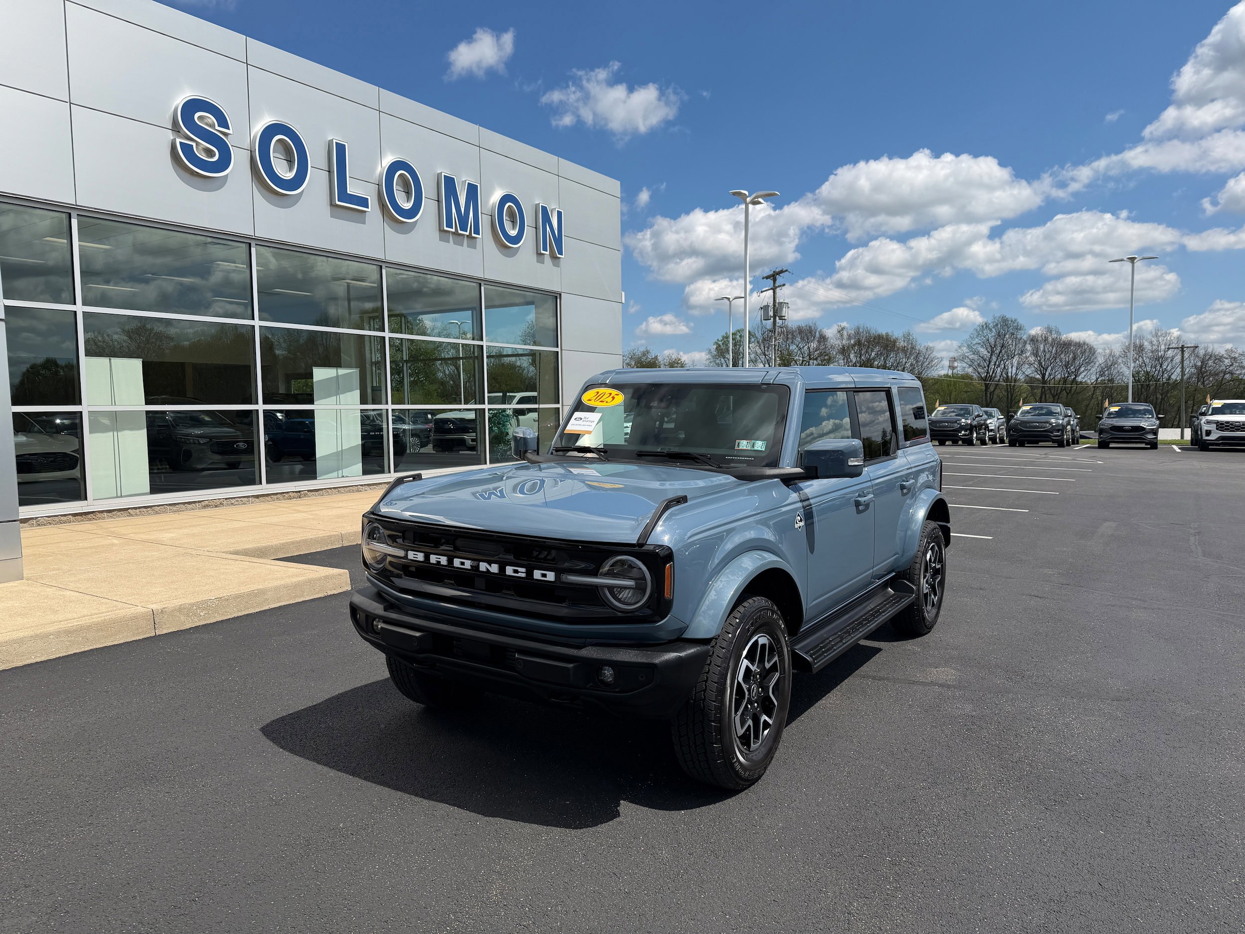 Certified 2025 Ford Bronco Outer Banks AWD/4WD image 8
