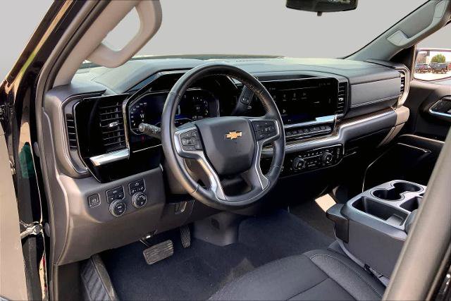 Used 2023 Chevrolet Silverado 1500 LT AWD/4WD image 17