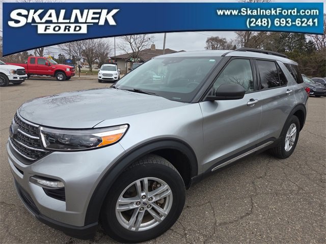 Certified 2022 Ford Explorer XLT w/ Equipment Group 202A image 13