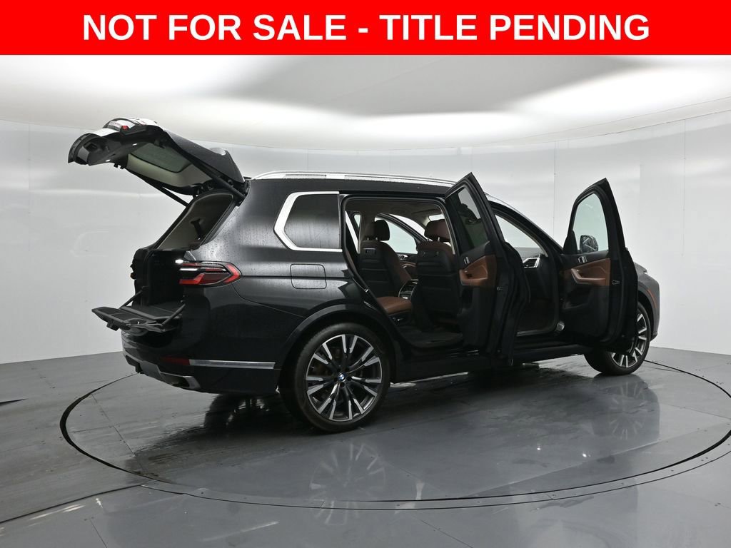 Used 2023 BMW X7 xDrive40i w/ Parking Assistance Package image 4