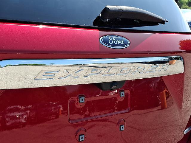 Certified 2020 Ford Explorer XLT w/ Equipment Group 202A AWD/4WD image 29
