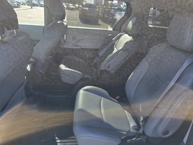 Used 2023 Toyota Sienna Limited AWD/4WD image 12