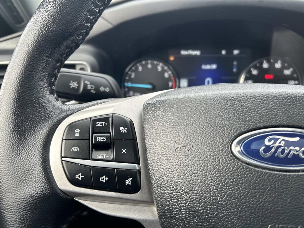 Certified 2022 Ford Explorer XLT w/ Equipment Group 202A image 24