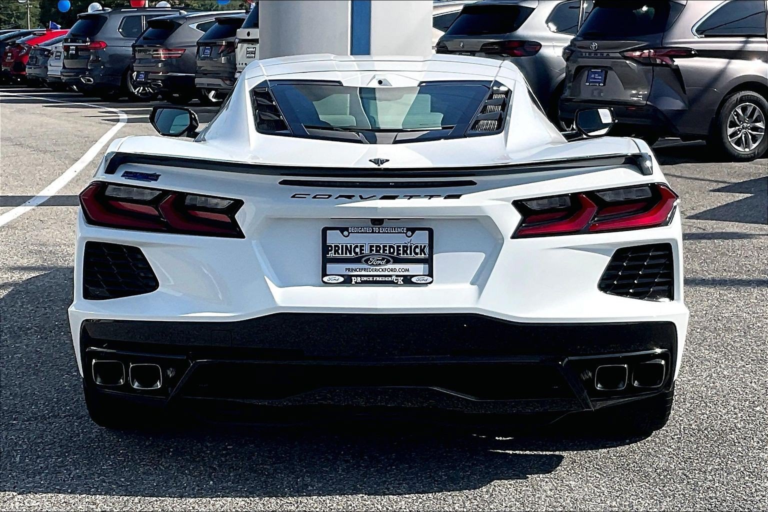 Used 2022 Chevrolet Corvette Stingray Preferred Cpe w/ Engine Appearance Package RWD image 4