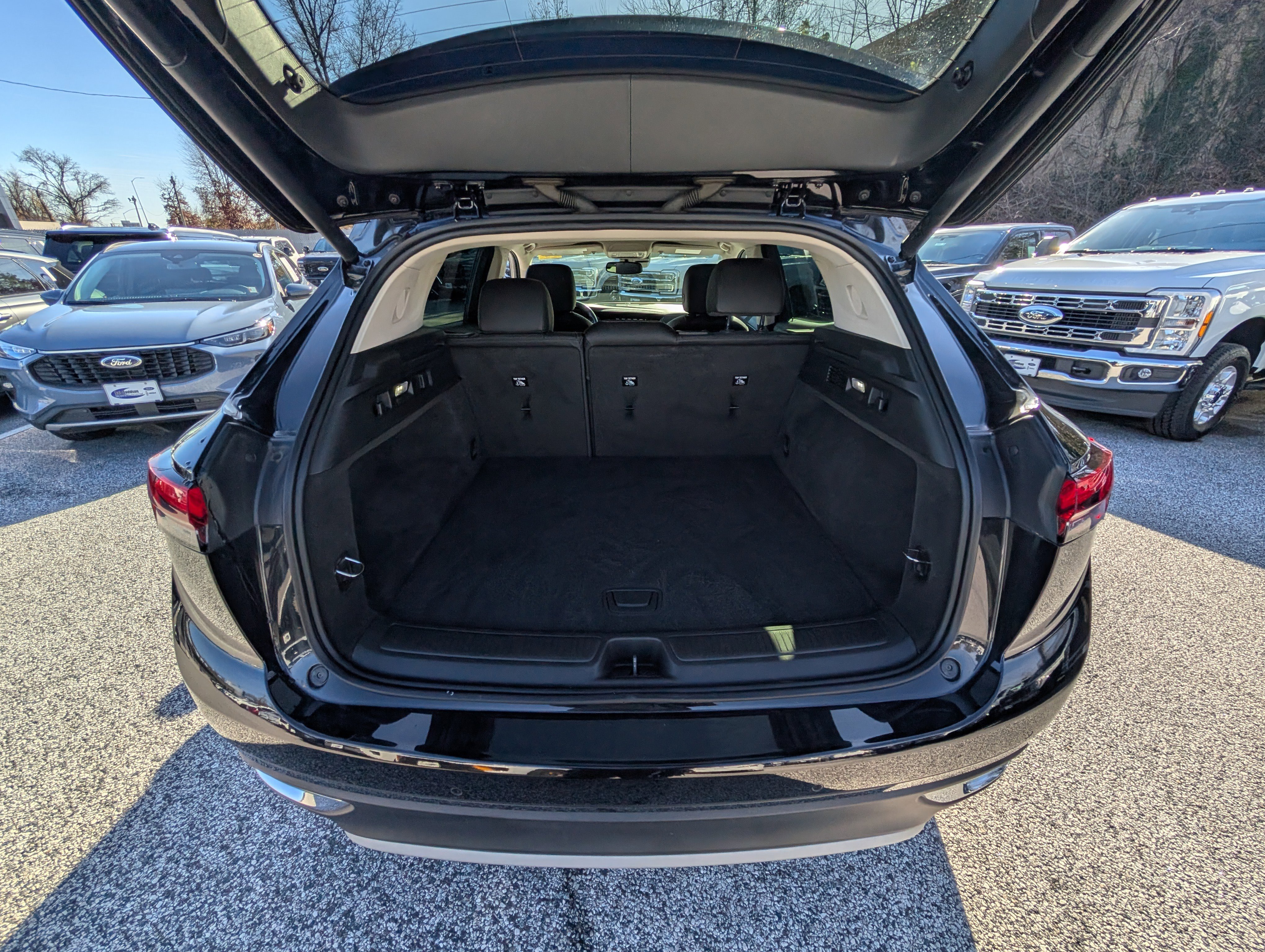 Used 2022 Buick Envision Essence w/ Technology Package I image 14