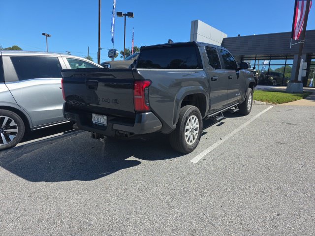 Used 2026 Toyota Tacoma SR5 AWD/4WD image 5