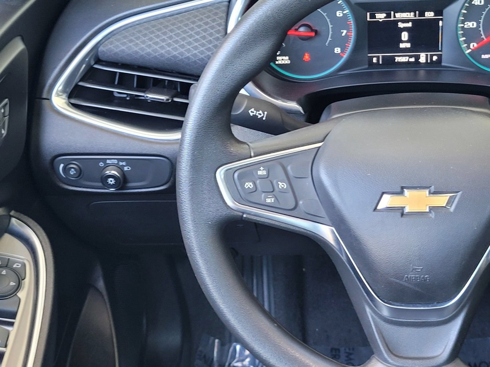 Used 2018 Chevrolet Malibu LT FWD image 13