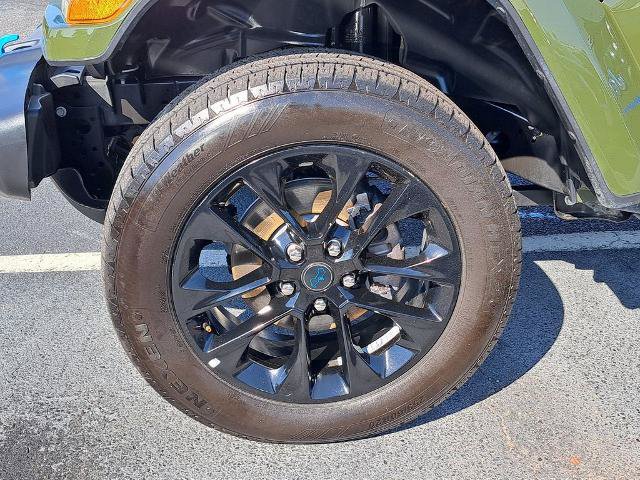 Used 2024 Jeep Wrangler Unlimited Sahara AWD/4WD image 18