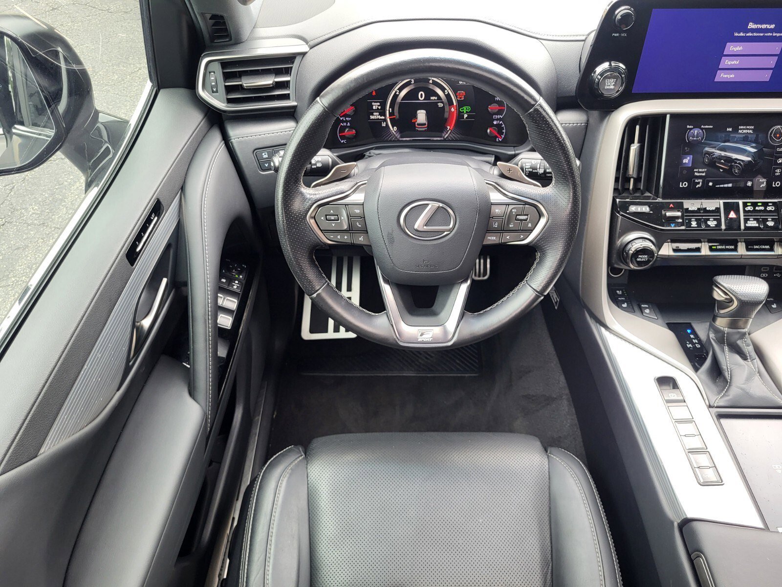 Used 2023 Lexus LX 600 F Sport w/ Accessory Package (Z1) AWD/4WD image 15