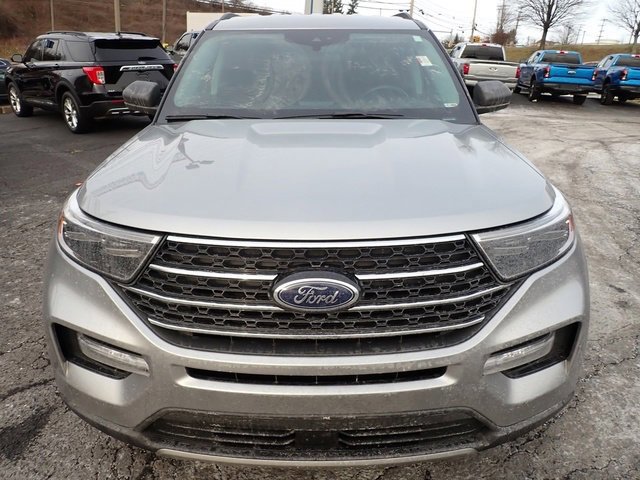 Certified 2023 Ford Explorer XLT w/ Equipment Group 202A image 8