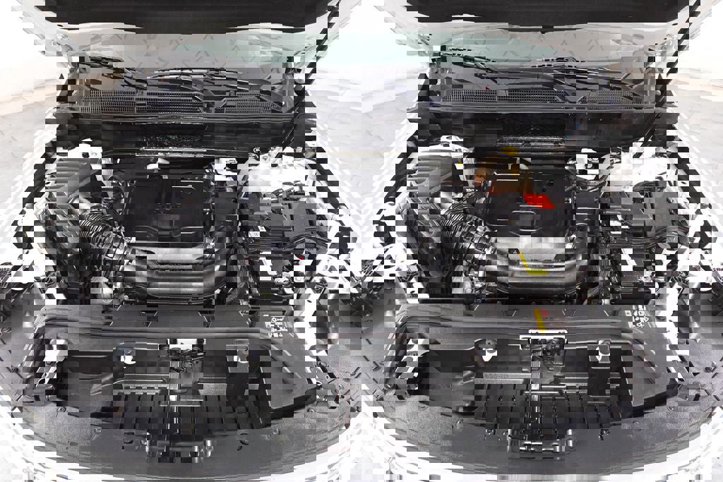 Used 2023 GMC Acadia SLE image 30