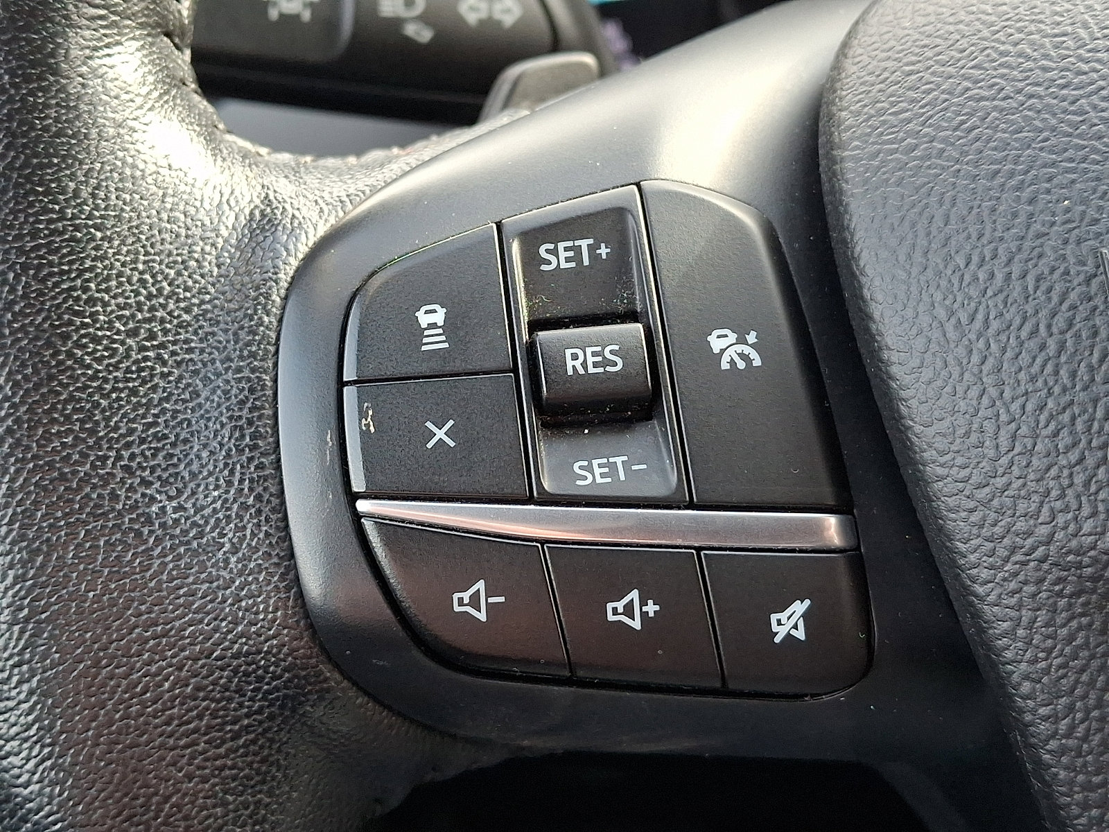 Certified 2020 Ford Escape SEL image 34