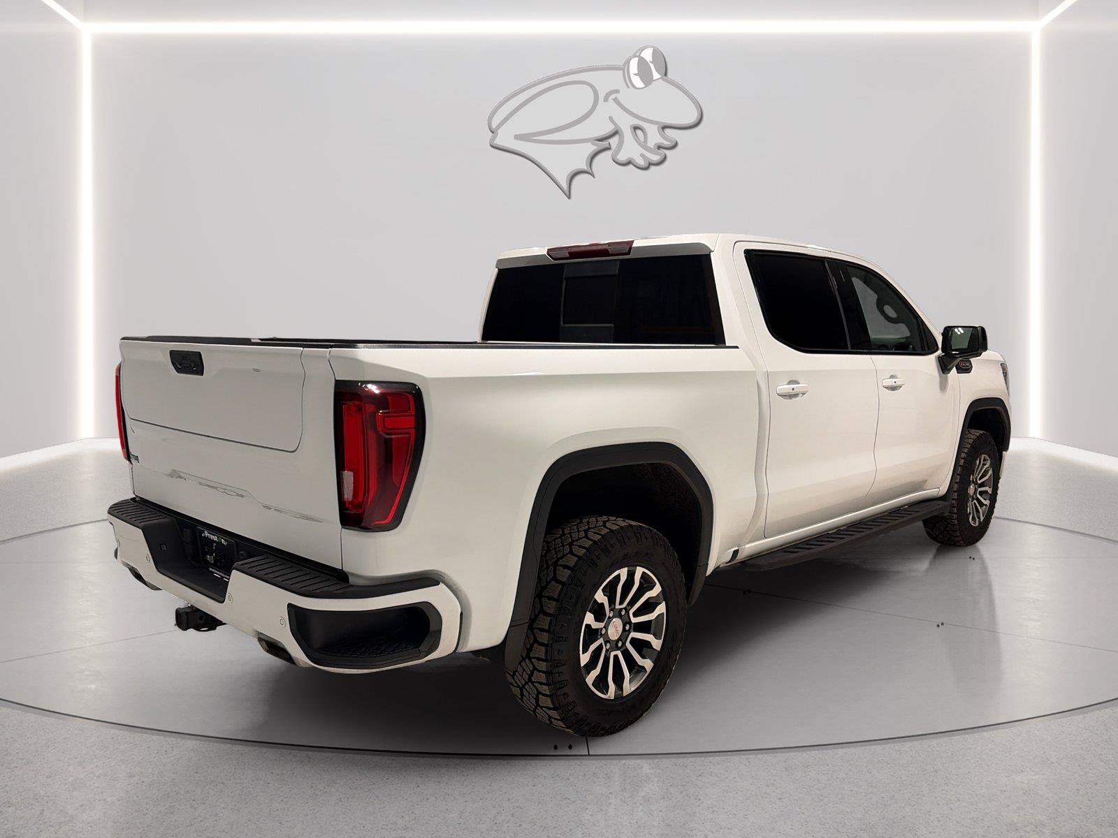 Used 2022 GMC Sierra 1500 AT4 w/ AT4 Premium Package AWD/4WD image 5