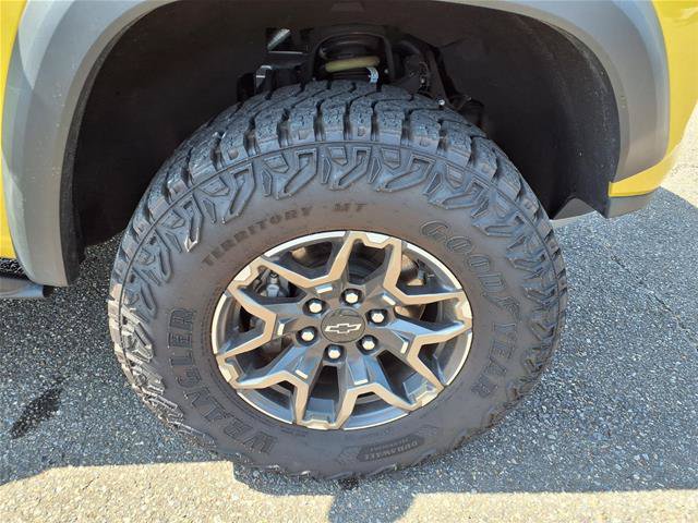 Used 2023 Chevrolet Colorado ZR2 w/ ZR2 Convenience Package III AWD/4WD image 13