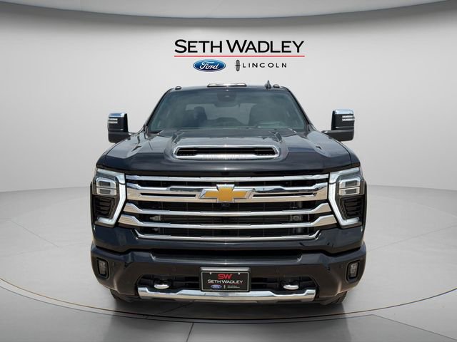 Used 2024 Chevrolet Silverado 3500 High Country w/ High Country Premium Package AWD/4WD image 2