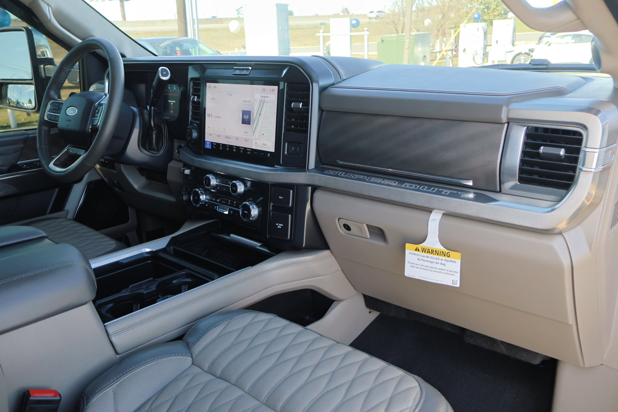 Certified 2025 Ford F350 Platinum w/ Platinum Plus Package image 41