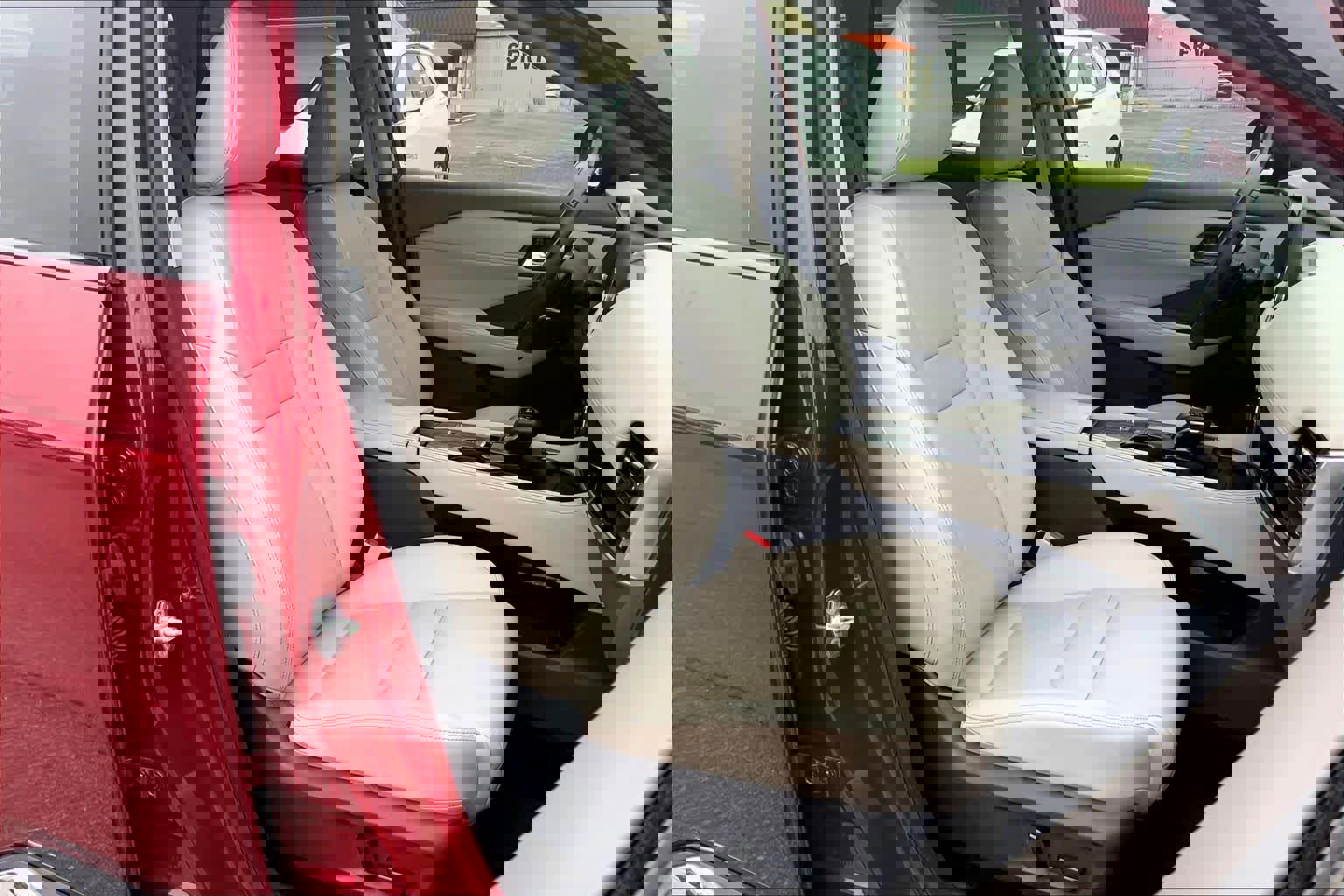 Used 2023 Nissan Rogue SL w/ SL Premium Package image 10