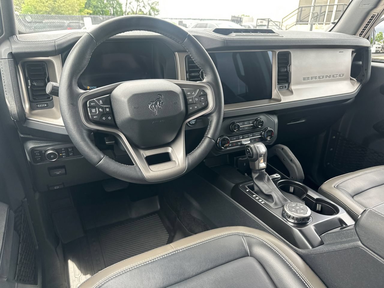 Certified 2025 Ford Bronco Outer Banks w/ Sasquatch Package AWD/4WD image 24