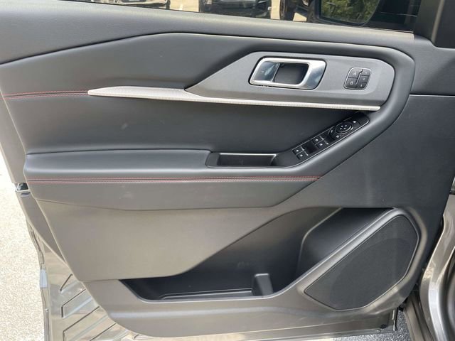 Certified 2026 Ford Explorer ST-Line w/ ST-Line Street Pack RWD image 17