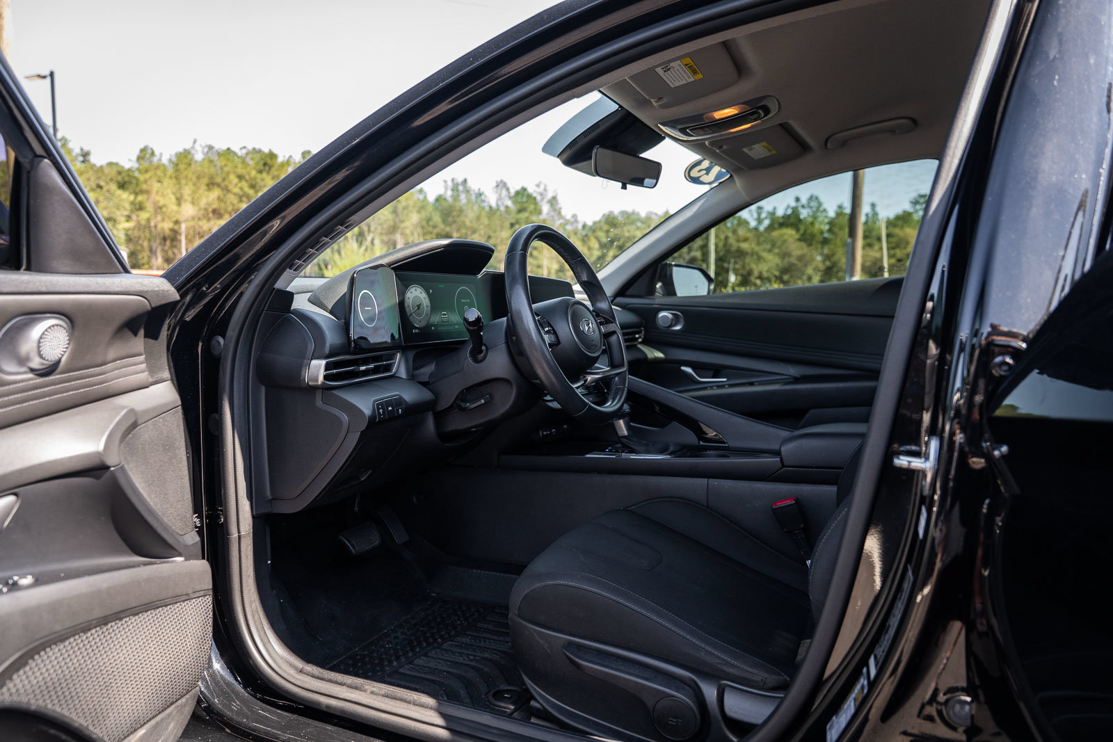 Used 2023 Hyundai Elantra SEL w/ Convenience Package FWD image 17