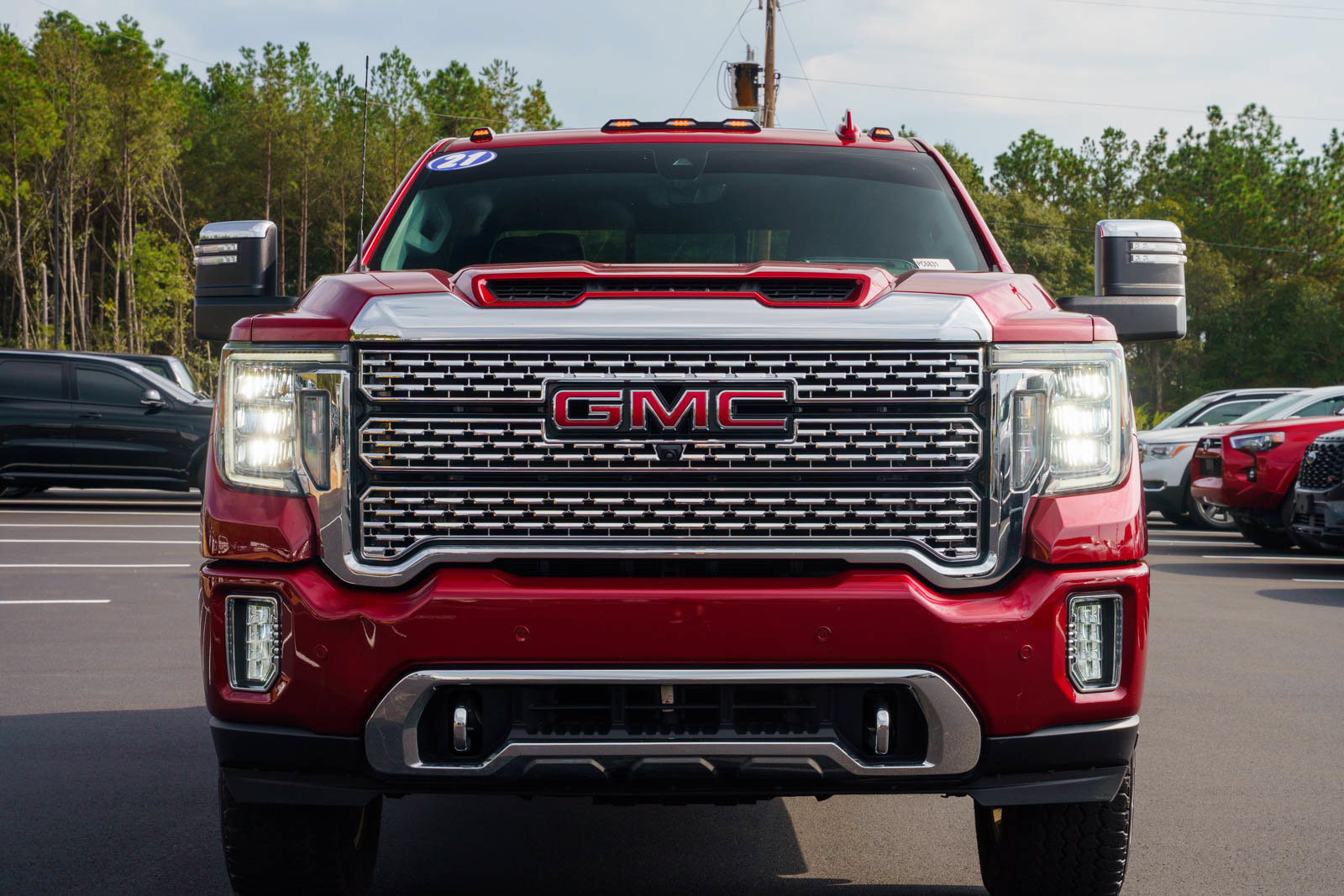 Used 2021 GMC Sierra 2500 Denali w/ Denali Ultimate Package AWD/4WD image 3