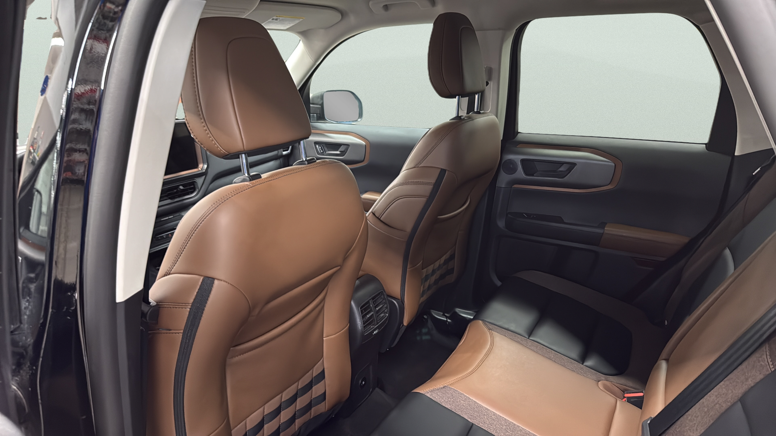 Certified 2025 Ford Bronco Sport Outer Banks w/ Outer Banks Tech Package+ AWD/4WD image 13